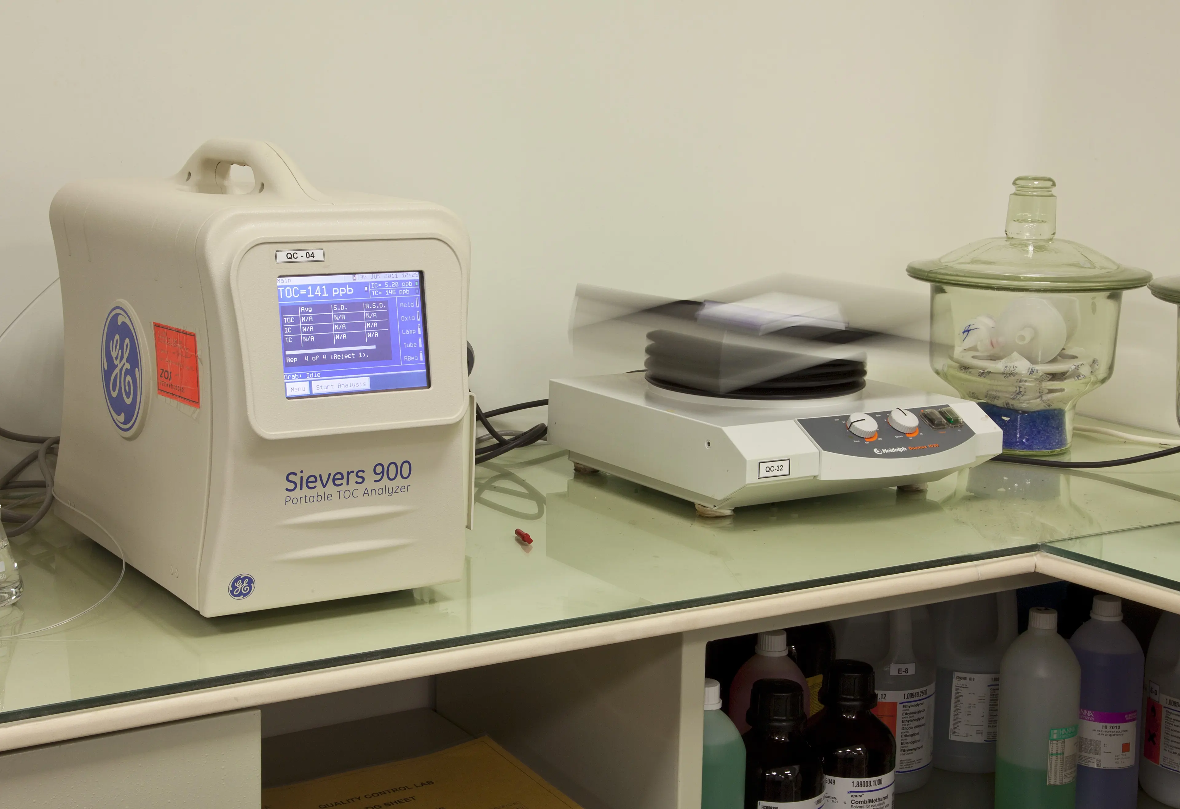 Sievers 900 total organic carbon analyzer in the QC laboratory